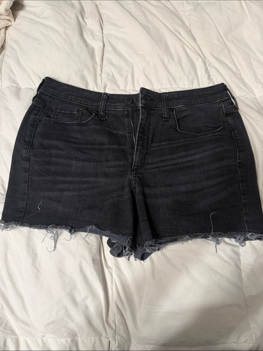 Universal Thread Black Frayed-Hem Denim Shorts